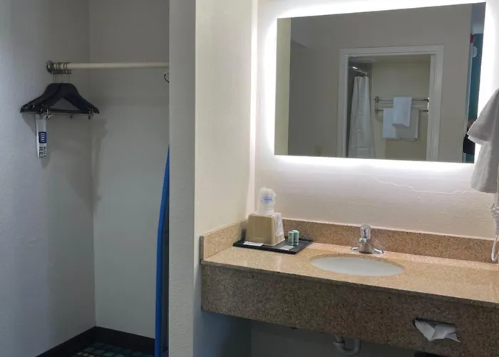 Western Downtown And 3* Tallahassee