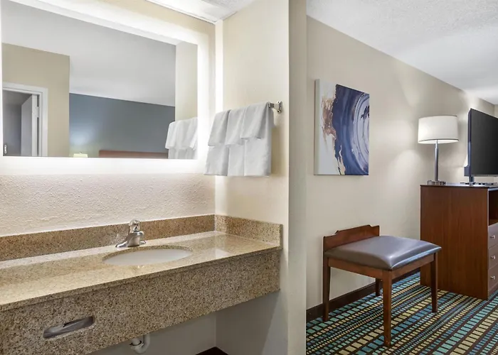 Western Downtown And 3* Tallahassee
